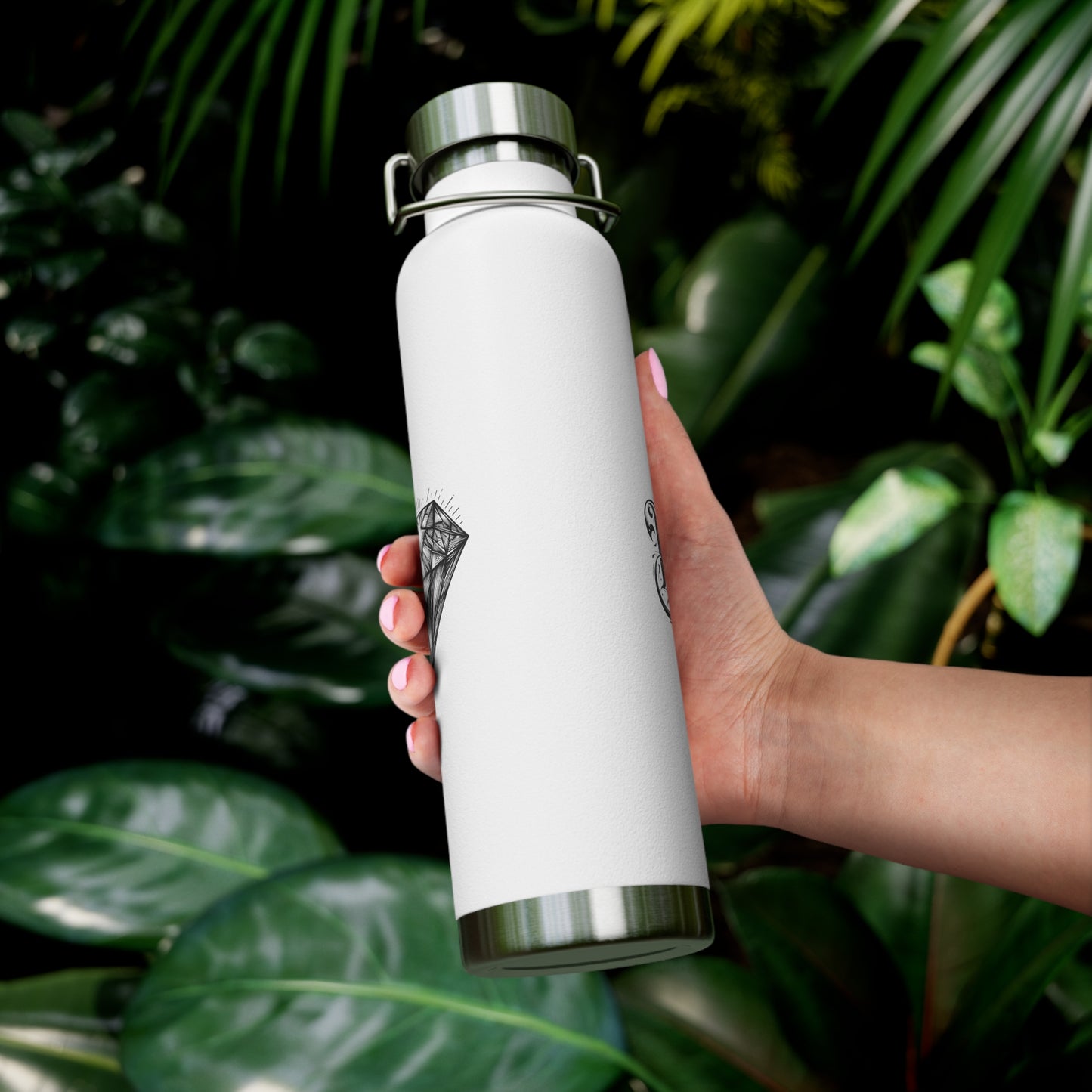 Elegant 22 oz Vacuum Insulated Copper Bottle: Diamond Design for Everyday Adventures